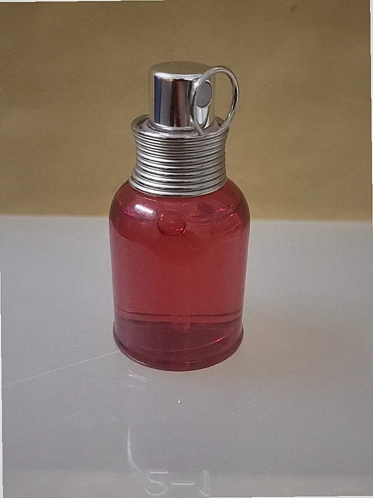 Sammlungsauflösung Parfum-Miniatur "Amor Amor" Cacharel