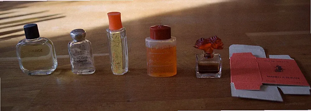 Set / Konvolut aus 5 Miniatur Parfüm / Parfum Flacons, Burani, Cacharel, - etc.