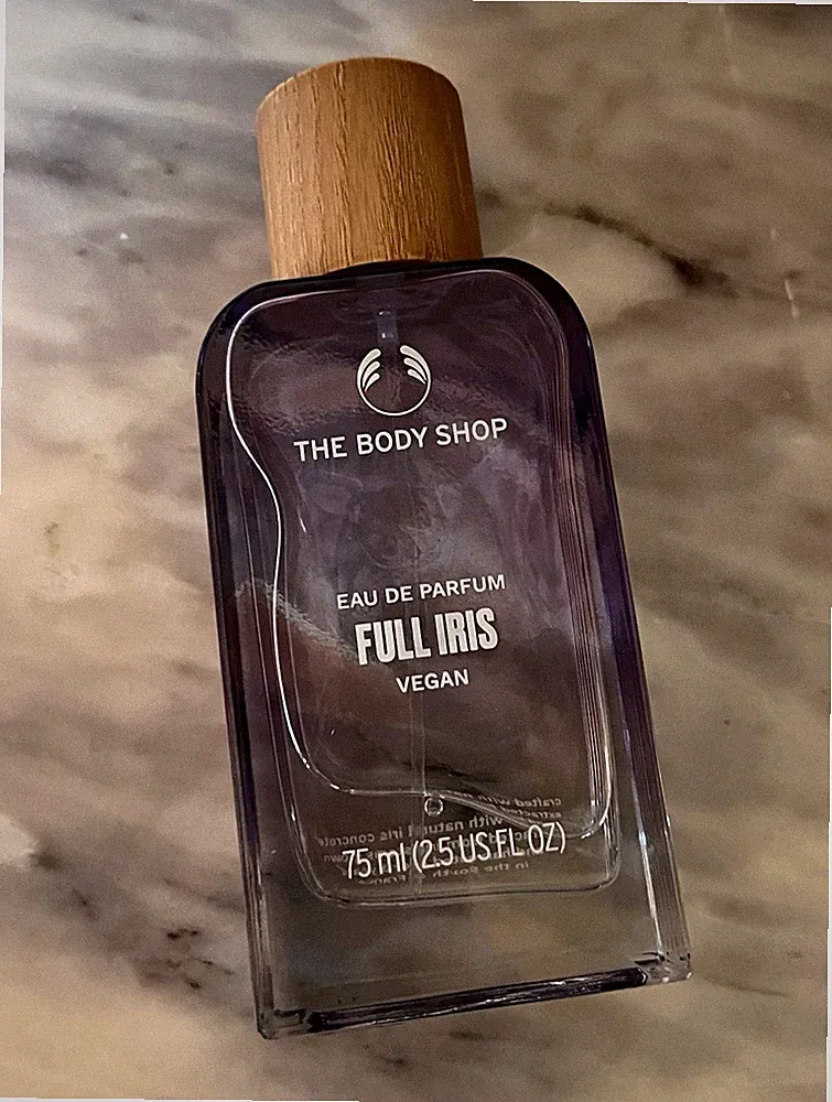 The Body Shop Full Iris Eau de Parfum Spray Veganer Duft 75 ml Flakon