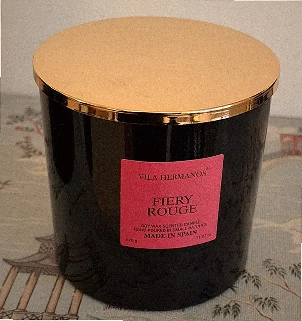 Villa Hermanos FIERY ROUGE Duftkerze 620g groß 3 Docht Sojawachs Made in Spain