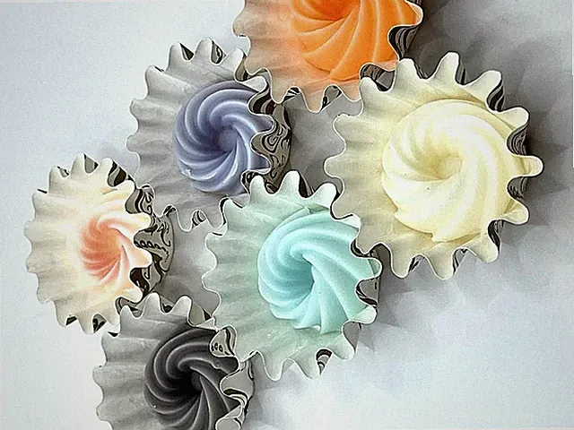 Wax Melts 18gm x 15 Spiralform stark duftend Handarbeit in London.