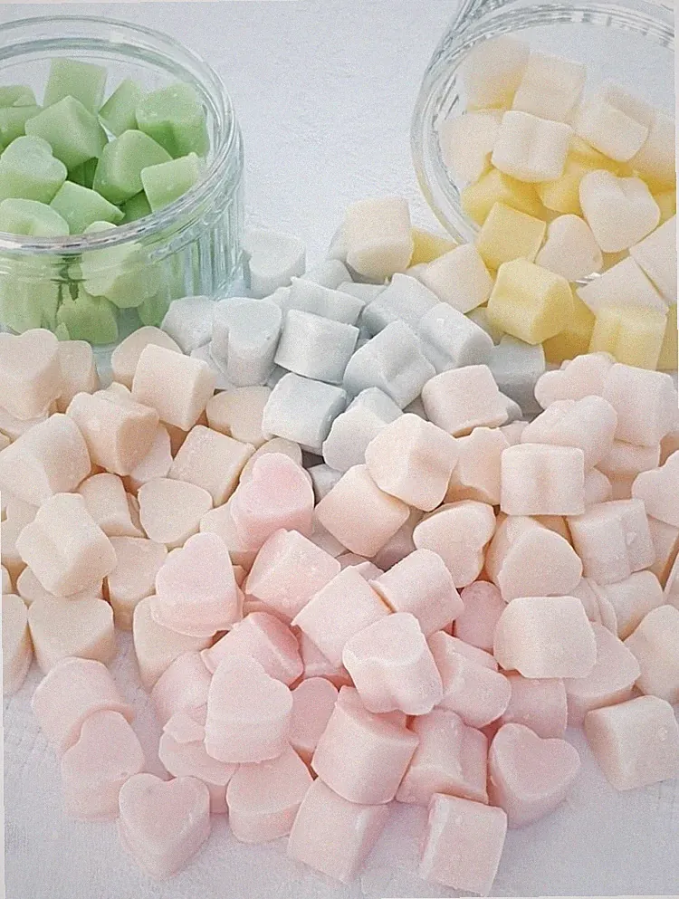 Wunderschön inspirierte Wax Melts, 15x kleine Herzen, Handarbeit, stark duftende Melts